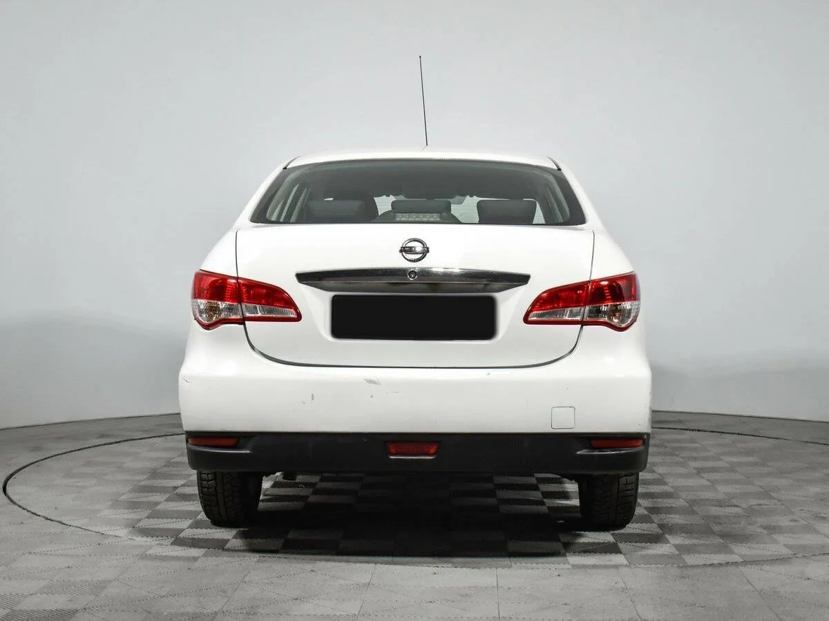 Nissan Almera