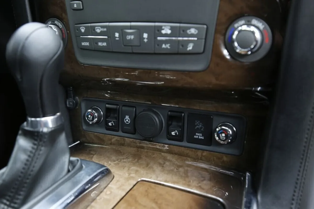 Infiniti QX56