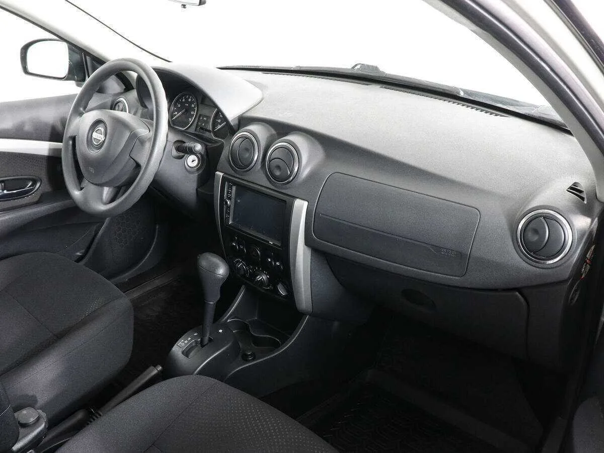 Nissan Almera