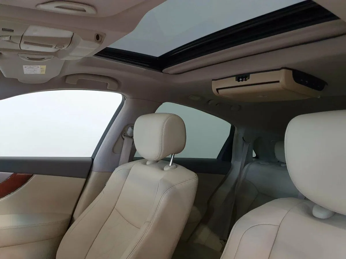 Infiniti QX70