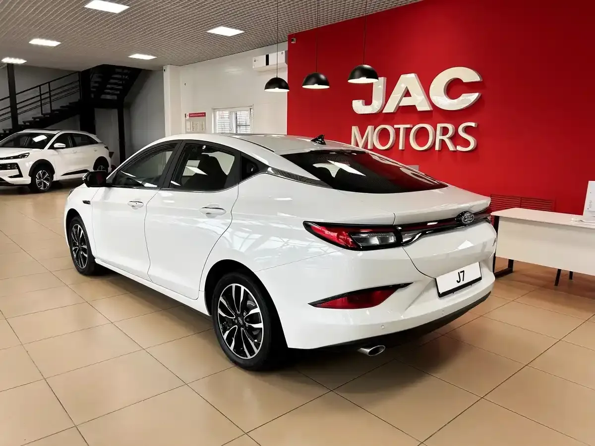 JAC J7