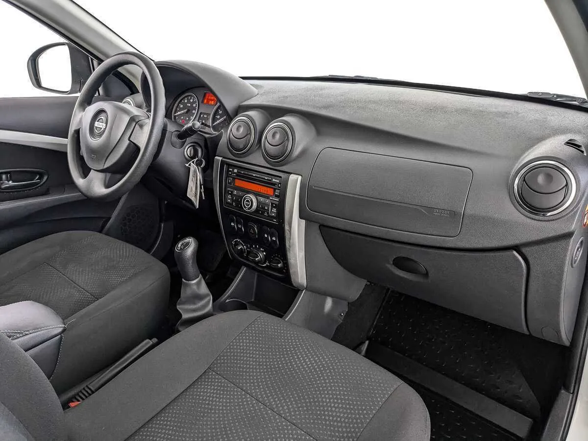 Nissan Almera