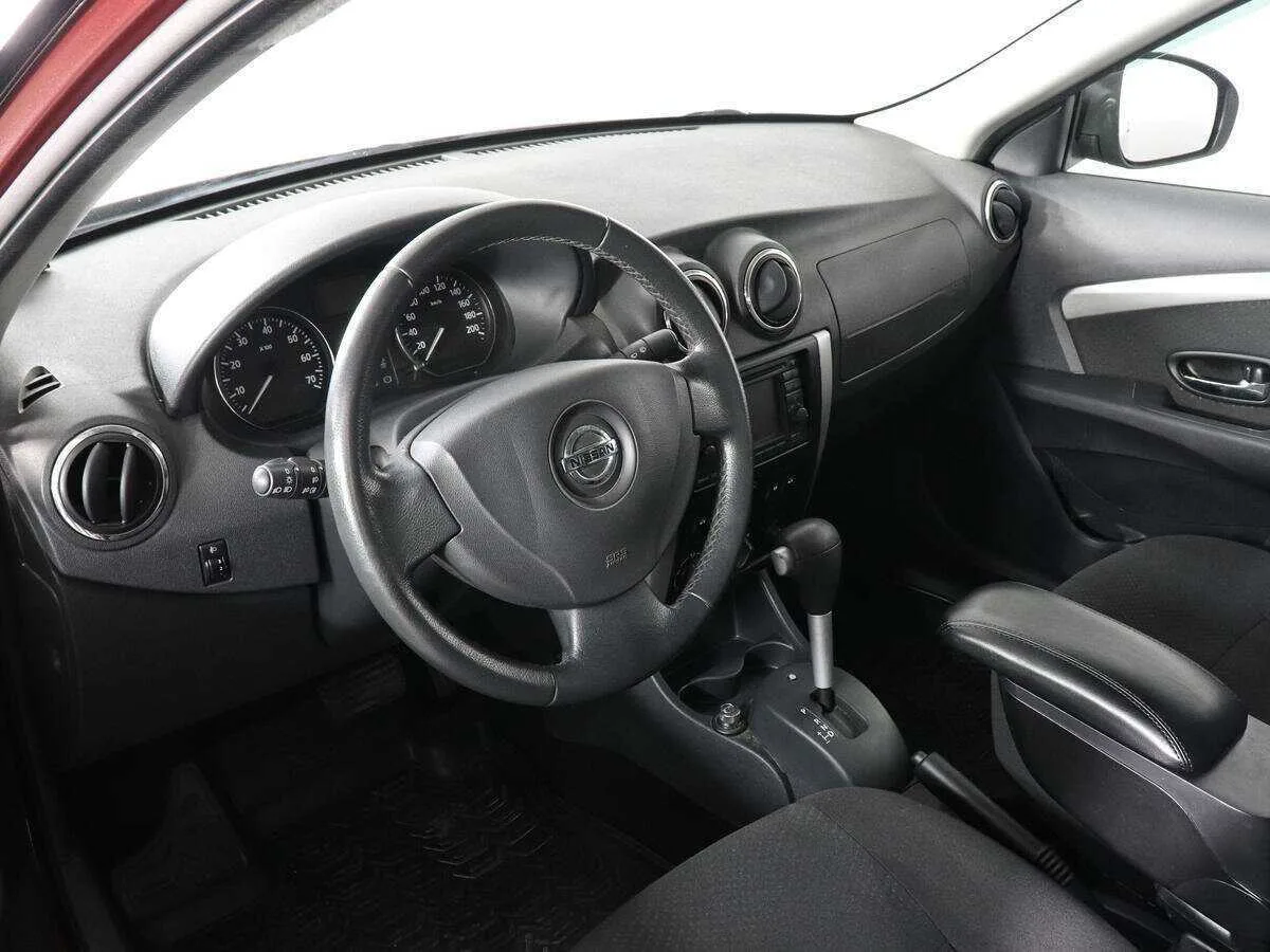 Nissan Almera