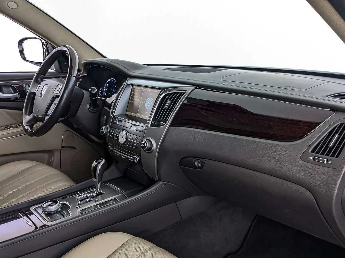 Hyundai Equus