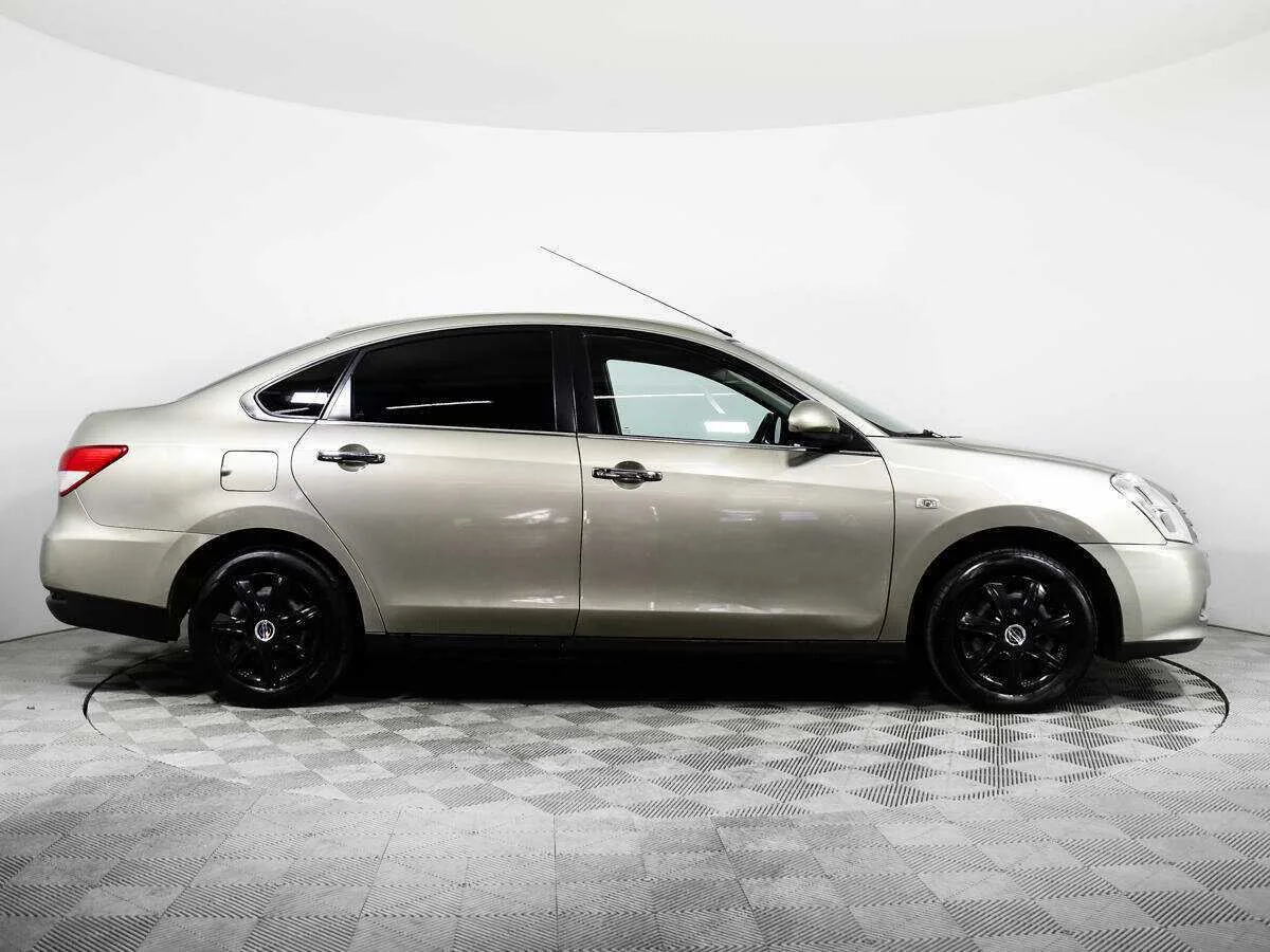 Nissan Almera