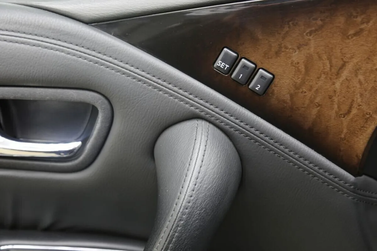 Infiniti QX56