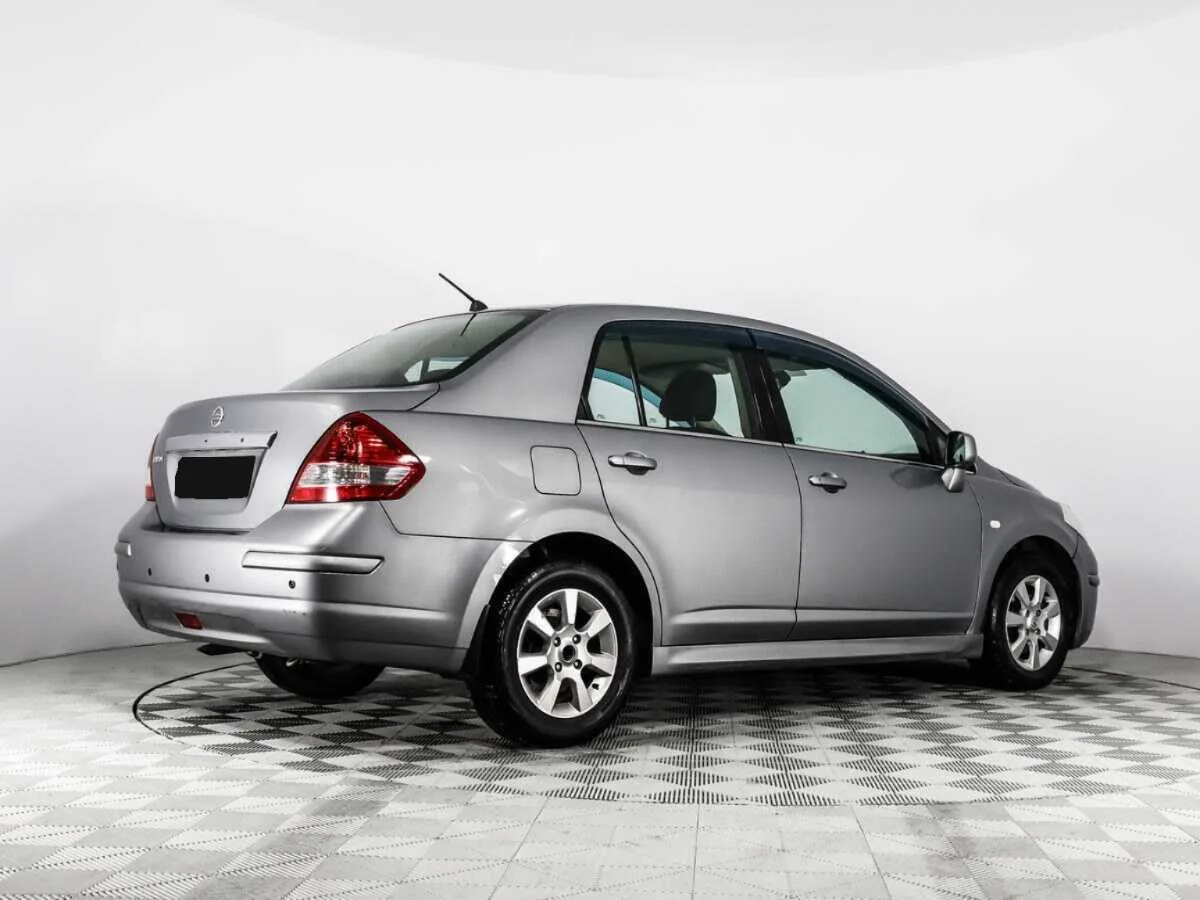 Nissan Tiida