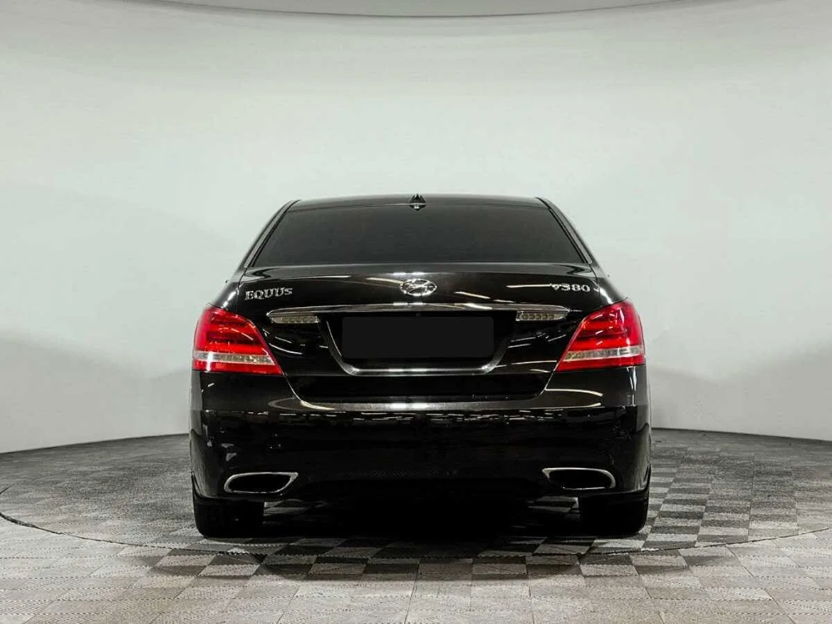 Hyundai Equus