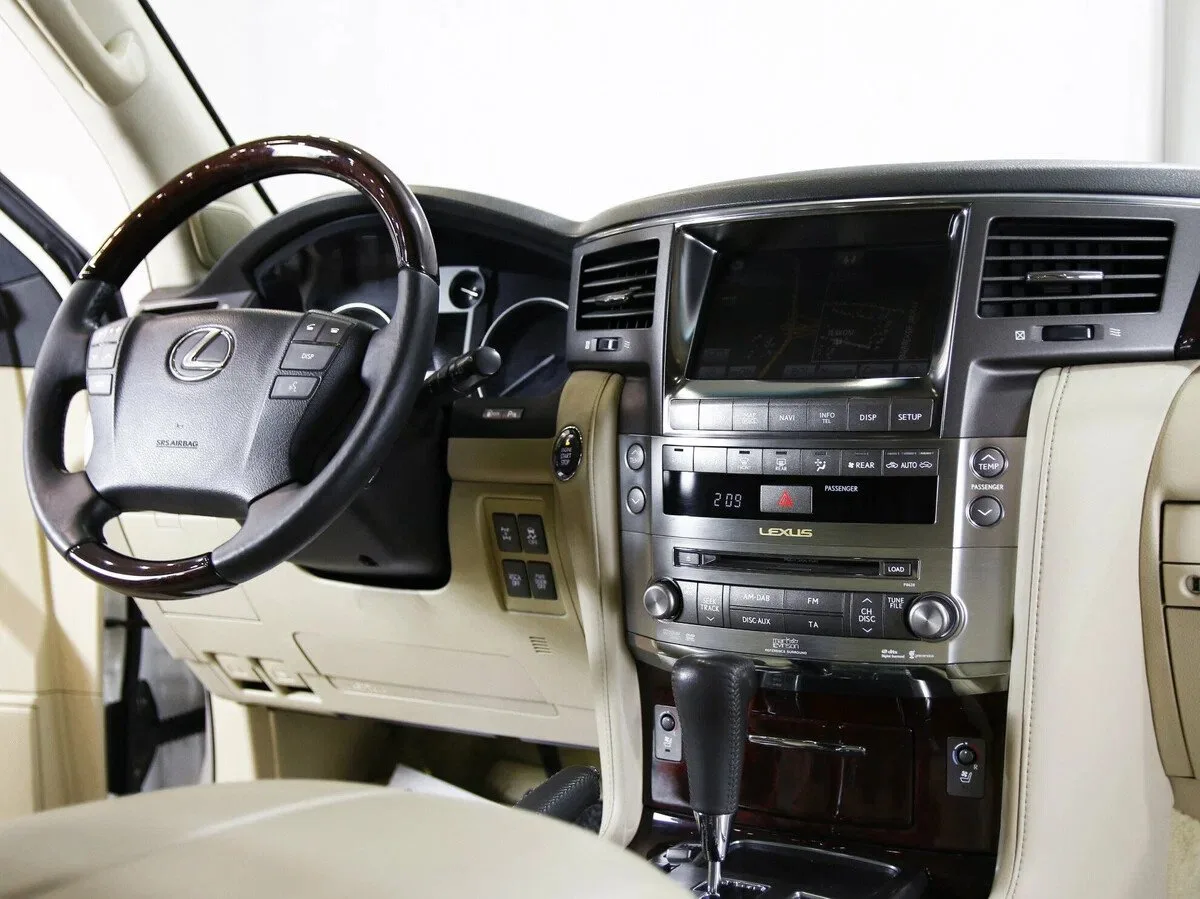 Lexus LX