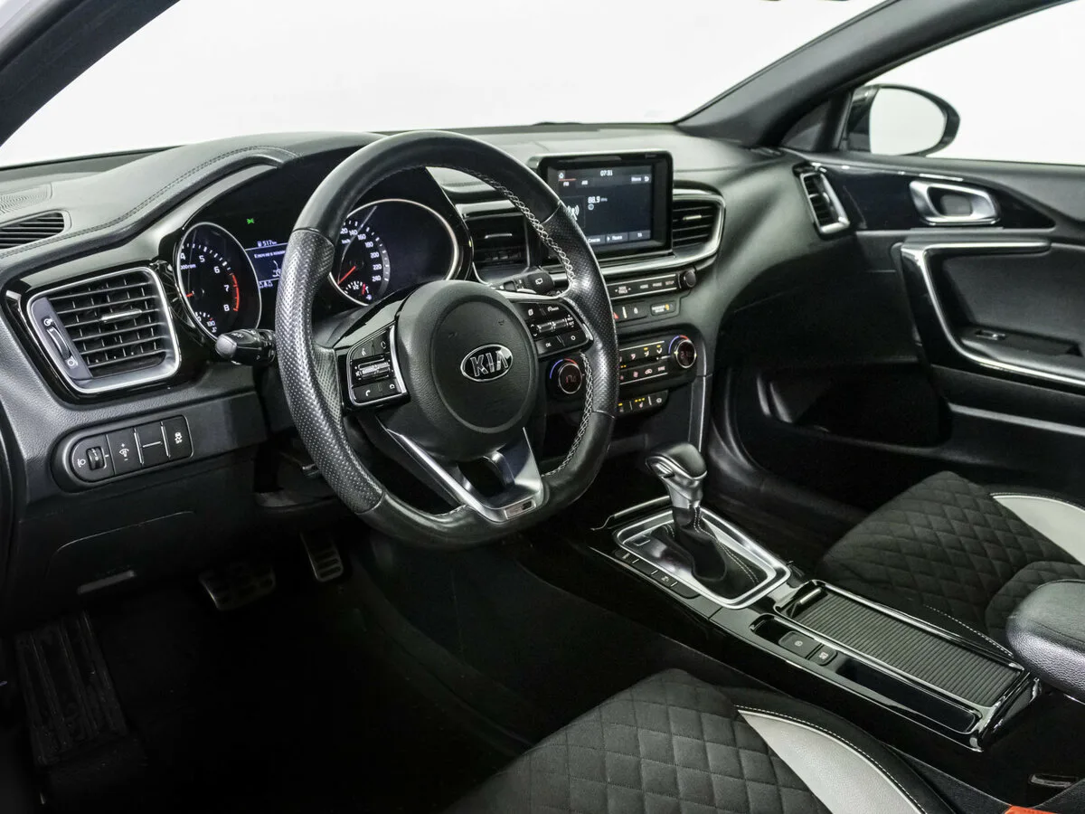 Kia Proceed