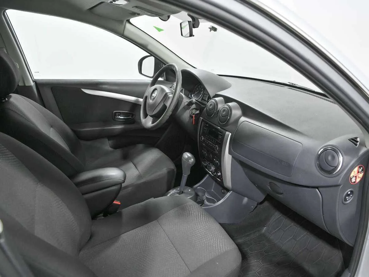Nissan Almera