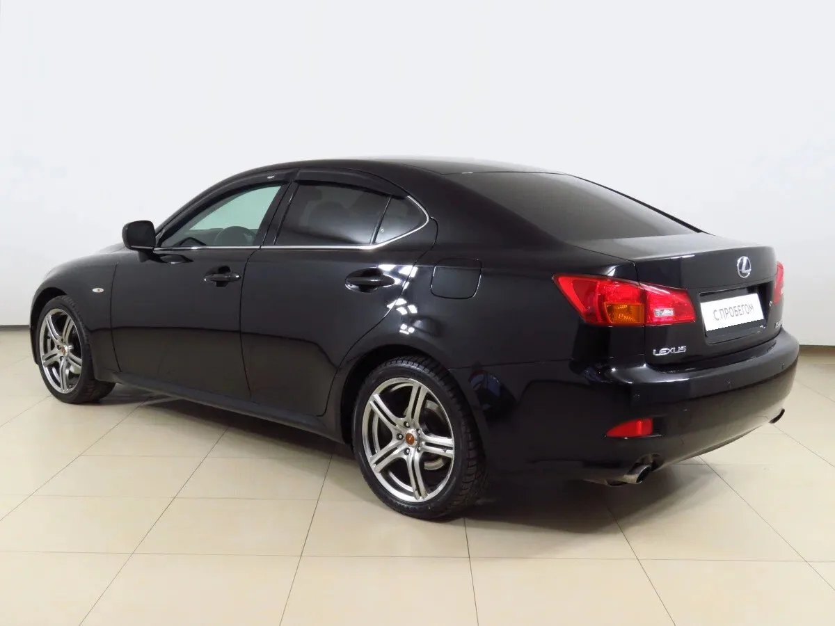 Lexus IS