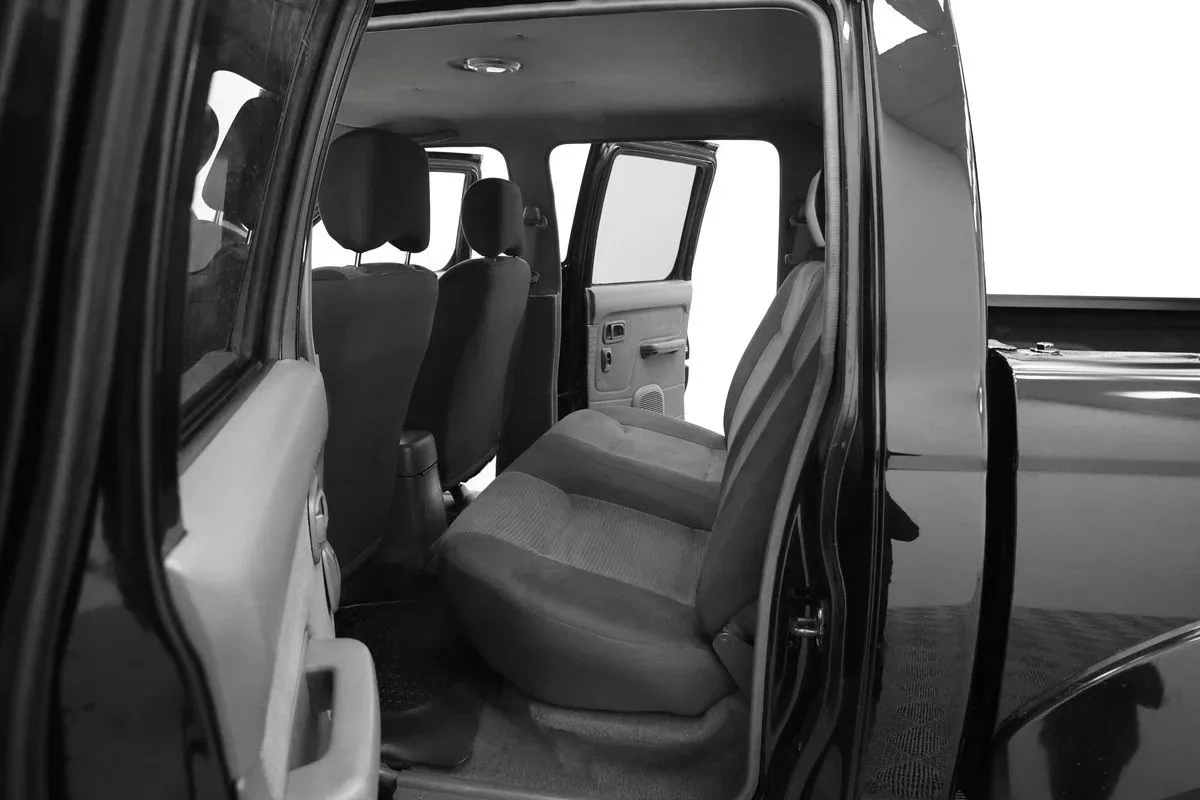 Nissan NP300