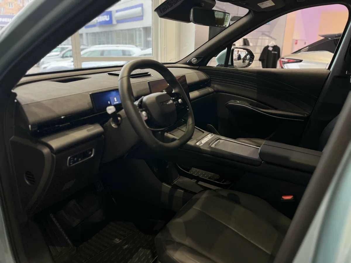 Omoda C7