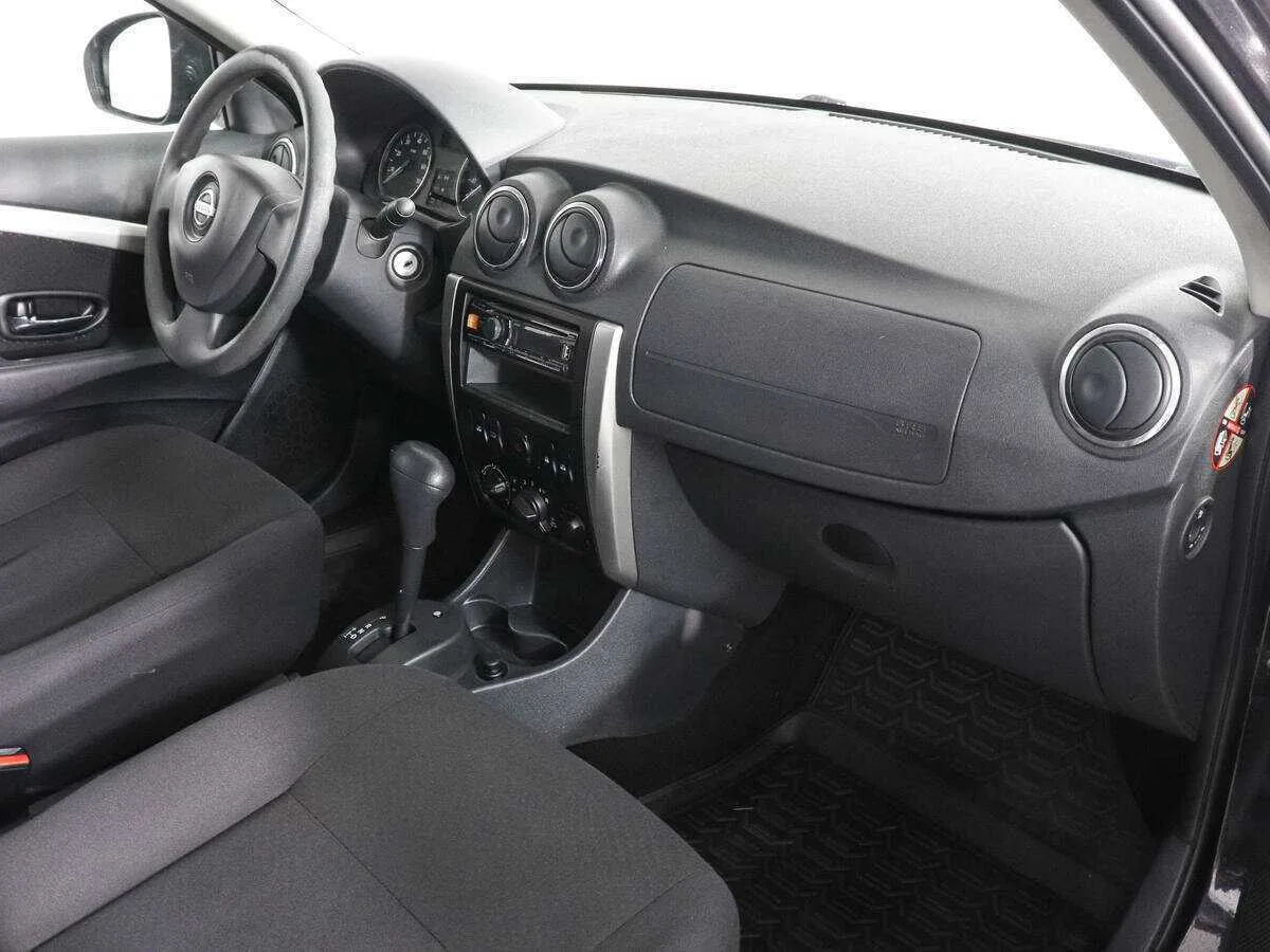 Nissan Almera