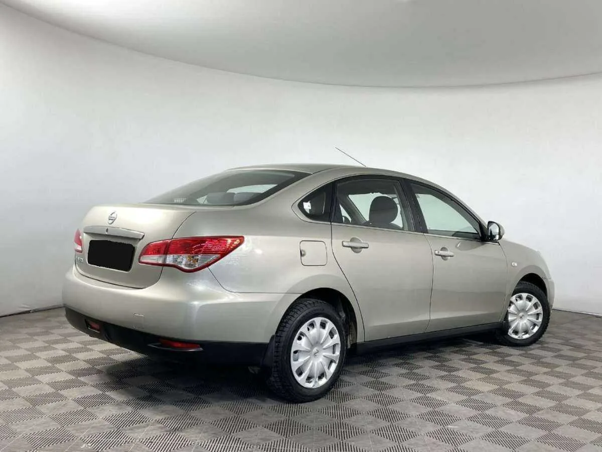 Nissan Almera