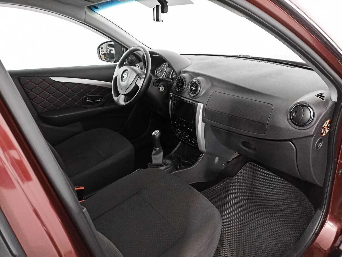 Nissan Almera