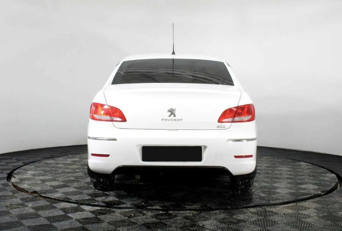 Peugeot 408