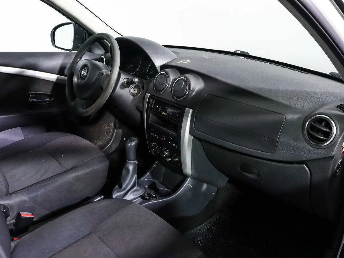Nissan Almera