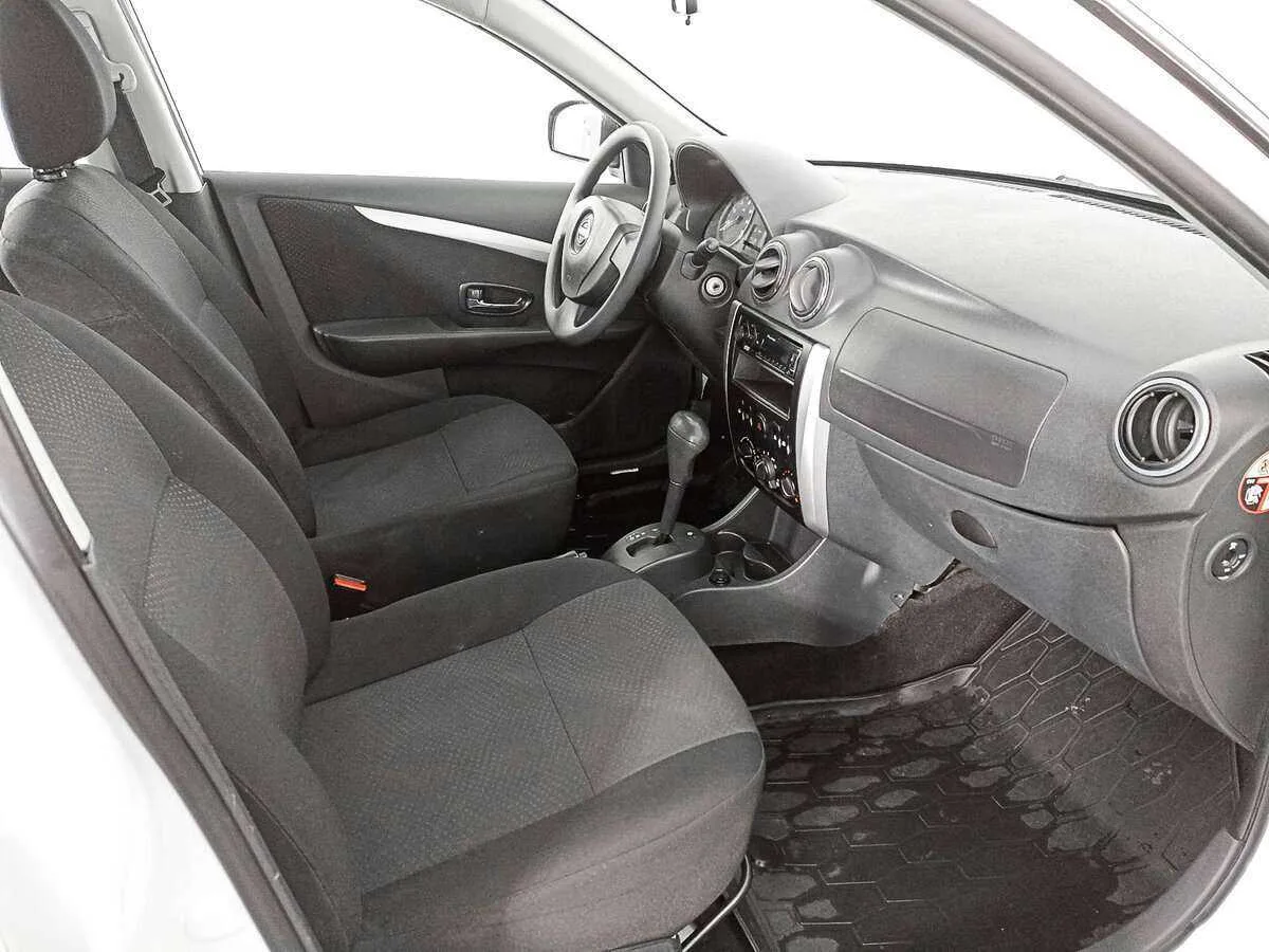 Nissan Almera