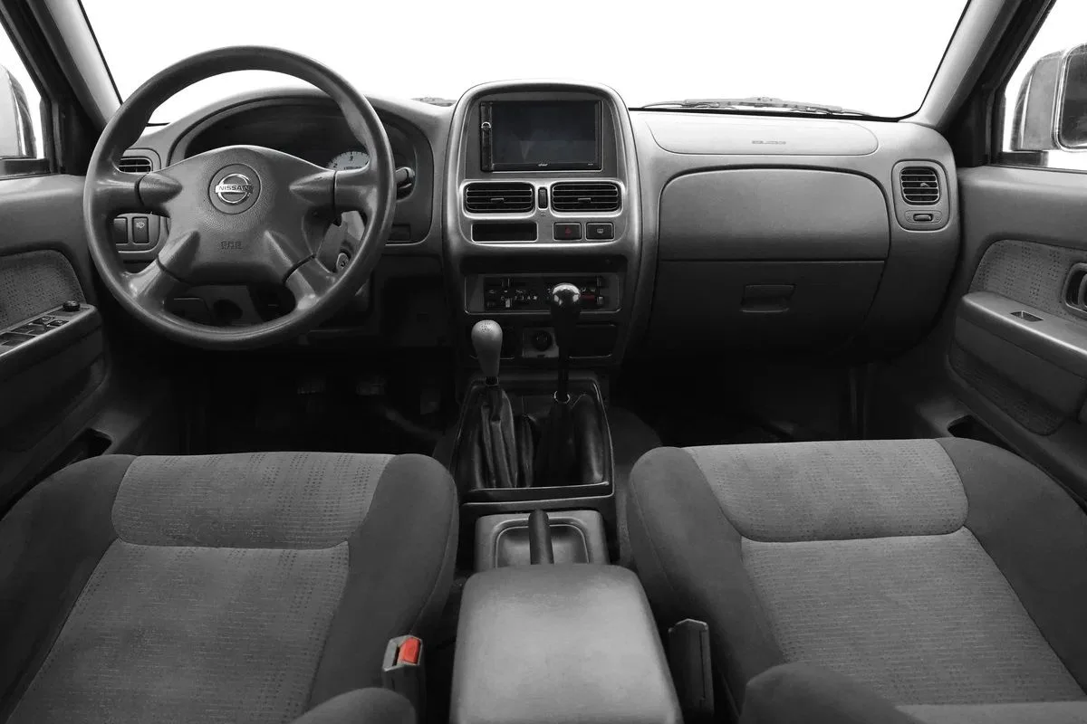 Nissan NP300