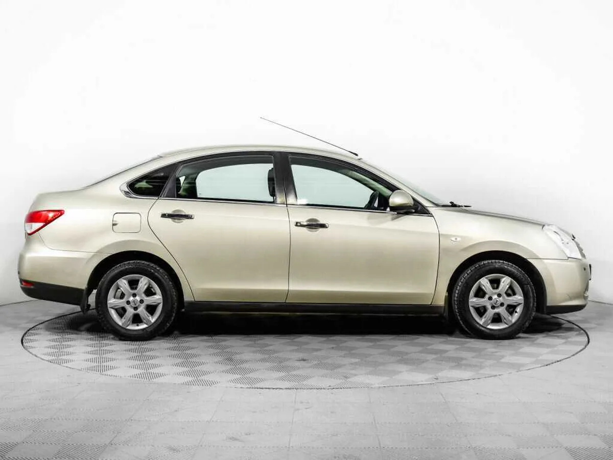 Nissan Almera