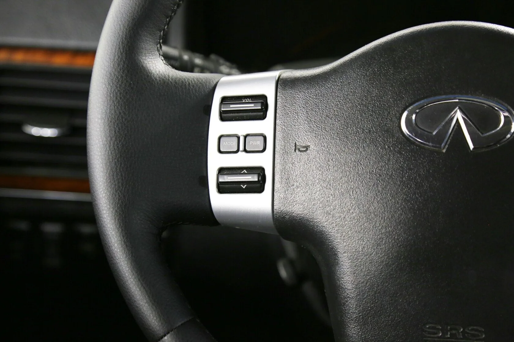 Infiniti QX56