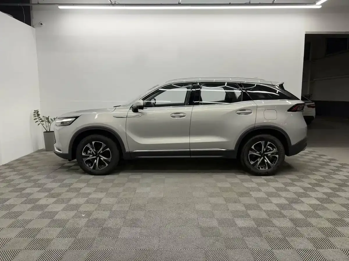 BAIC X7
