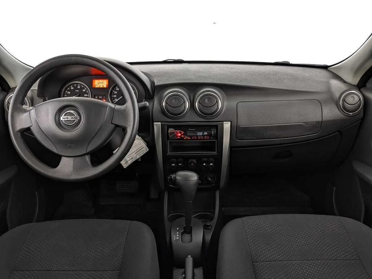 Nissan Almera
