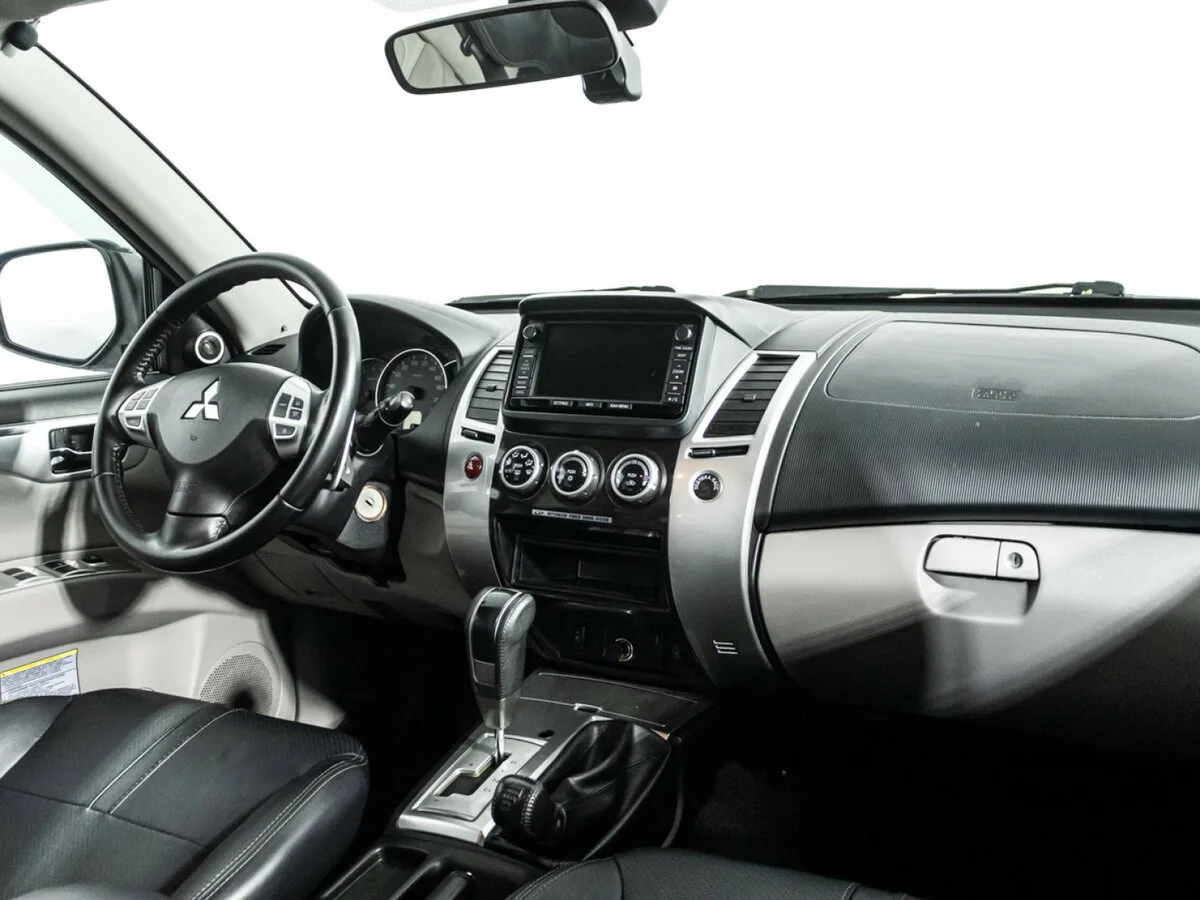 Mitsubishi Pajero Sport
