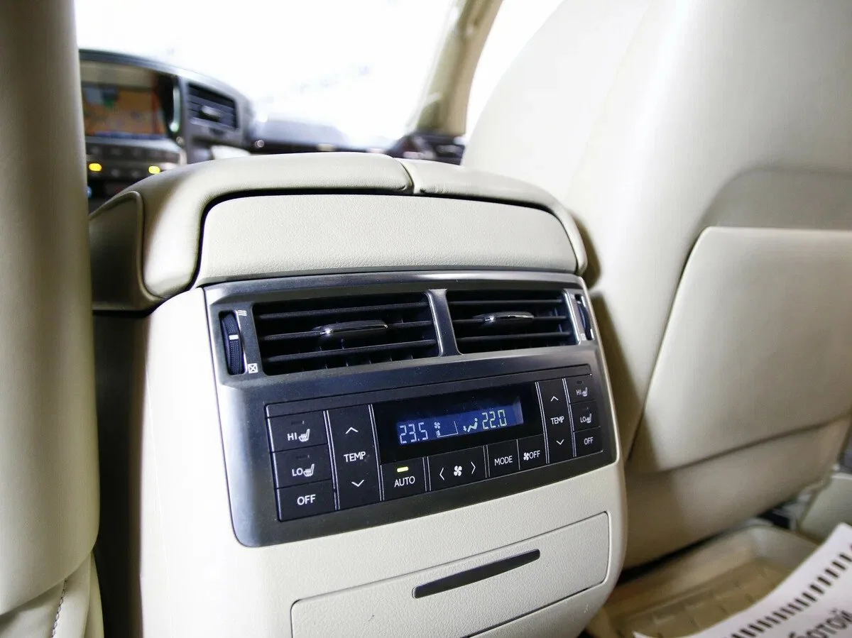 Lexus LX