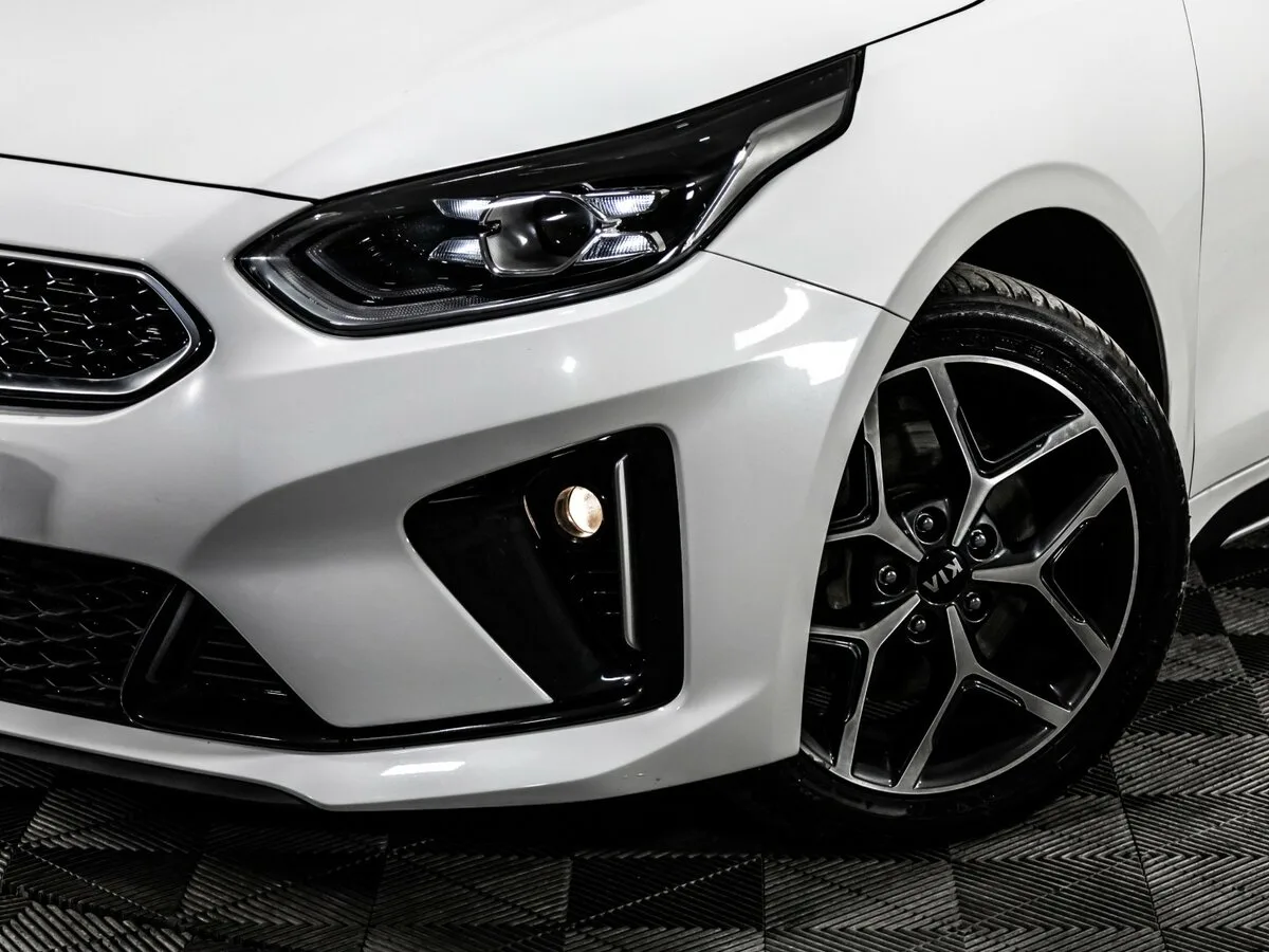 Kia Proceed
