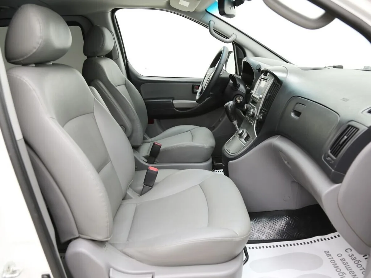 Hyundai Grand Starex