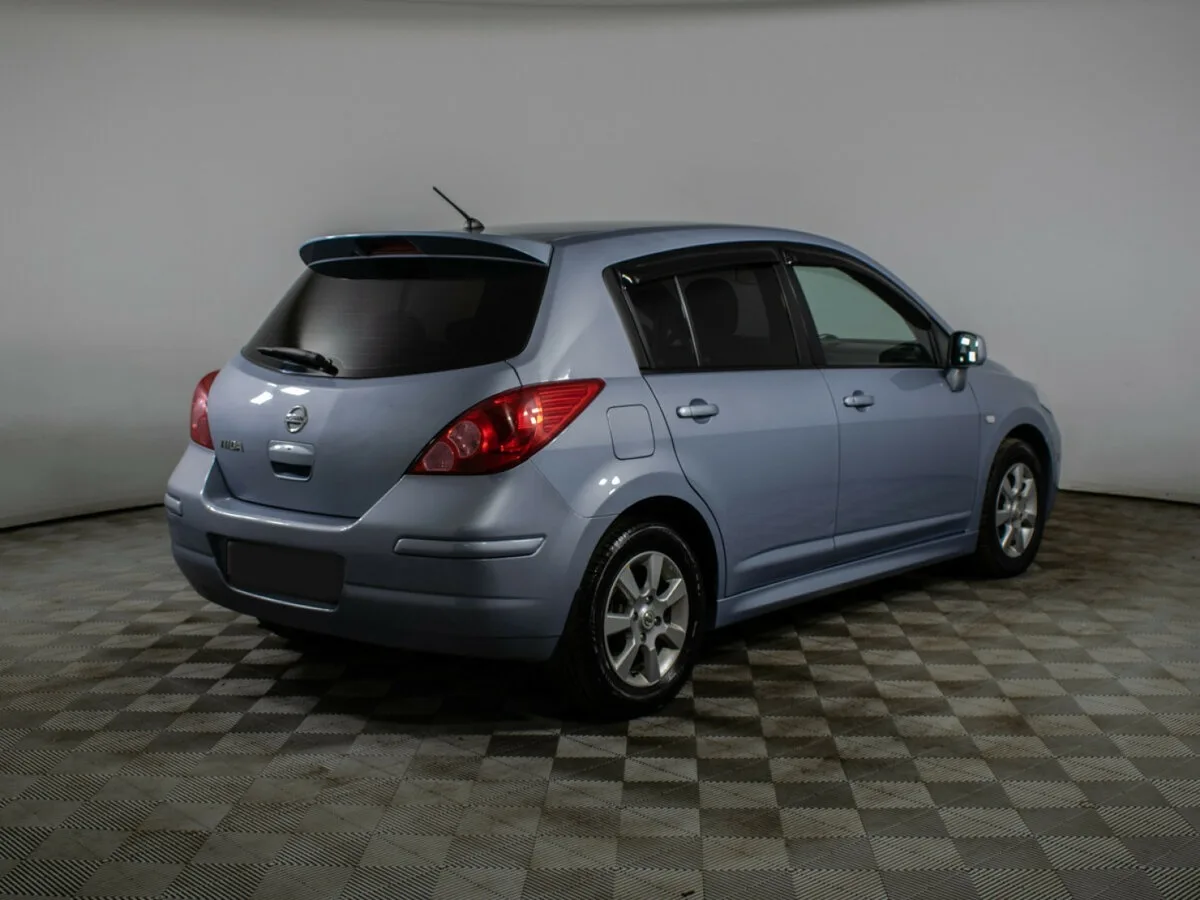 Nissan Tiida