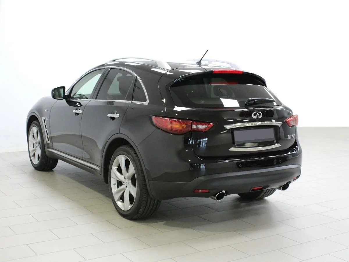 Infiniti QX70
