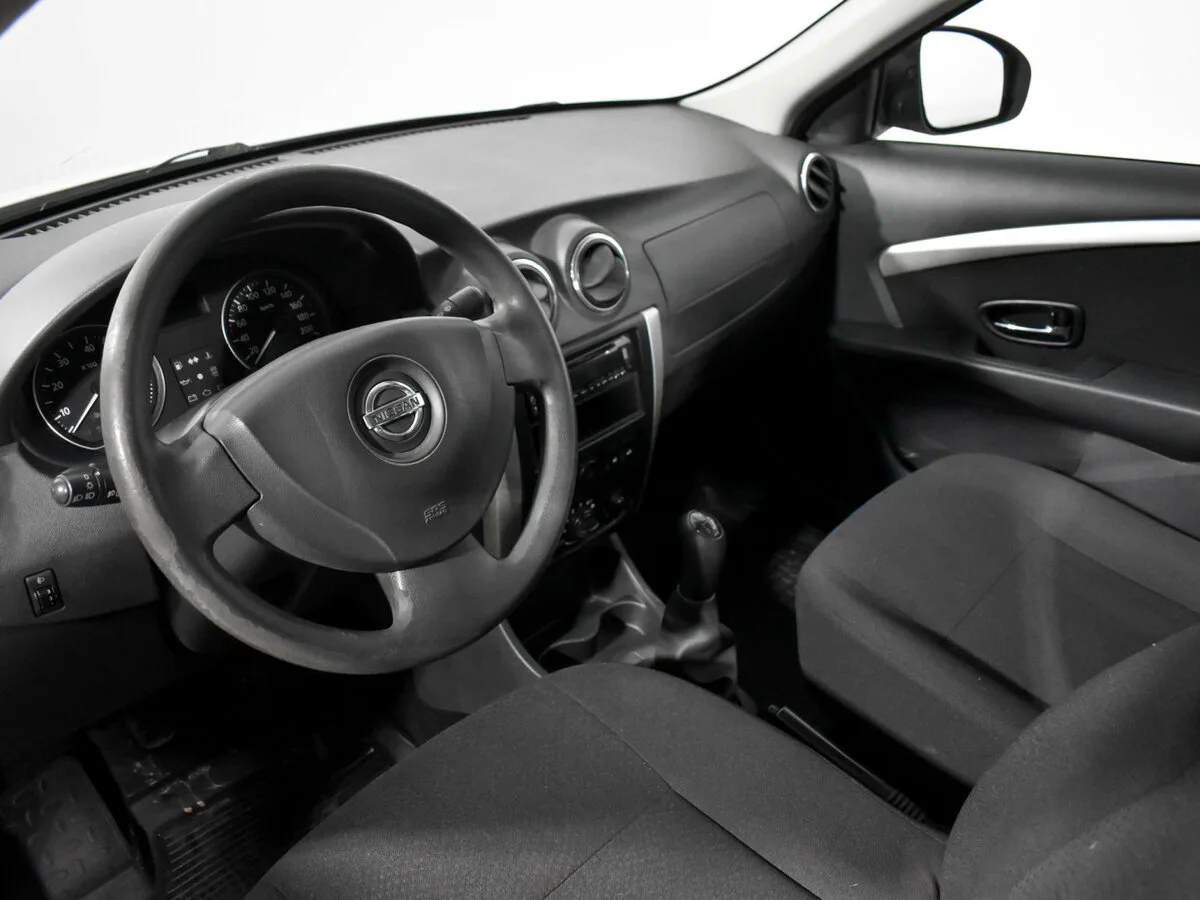 Nissan Almera