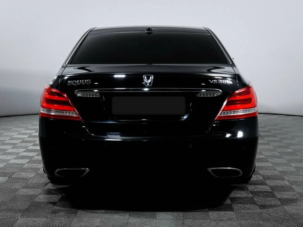 Hyundai Equus