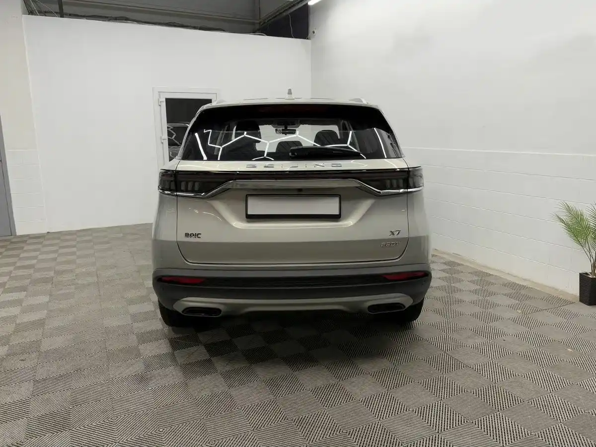 BAIC X7