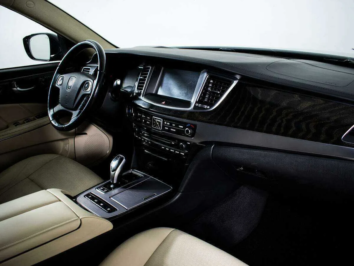 Hyundai Equus