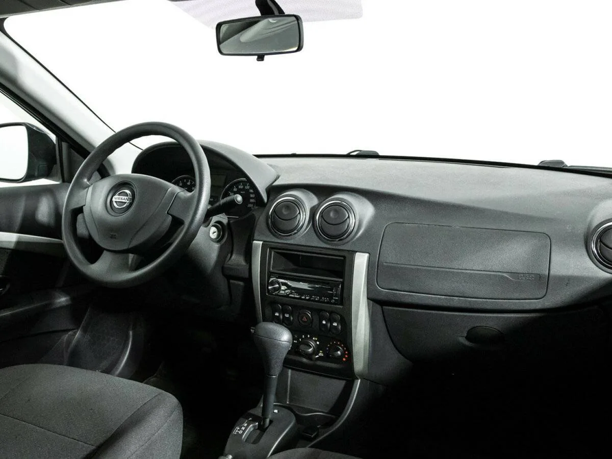 Nissan Almera