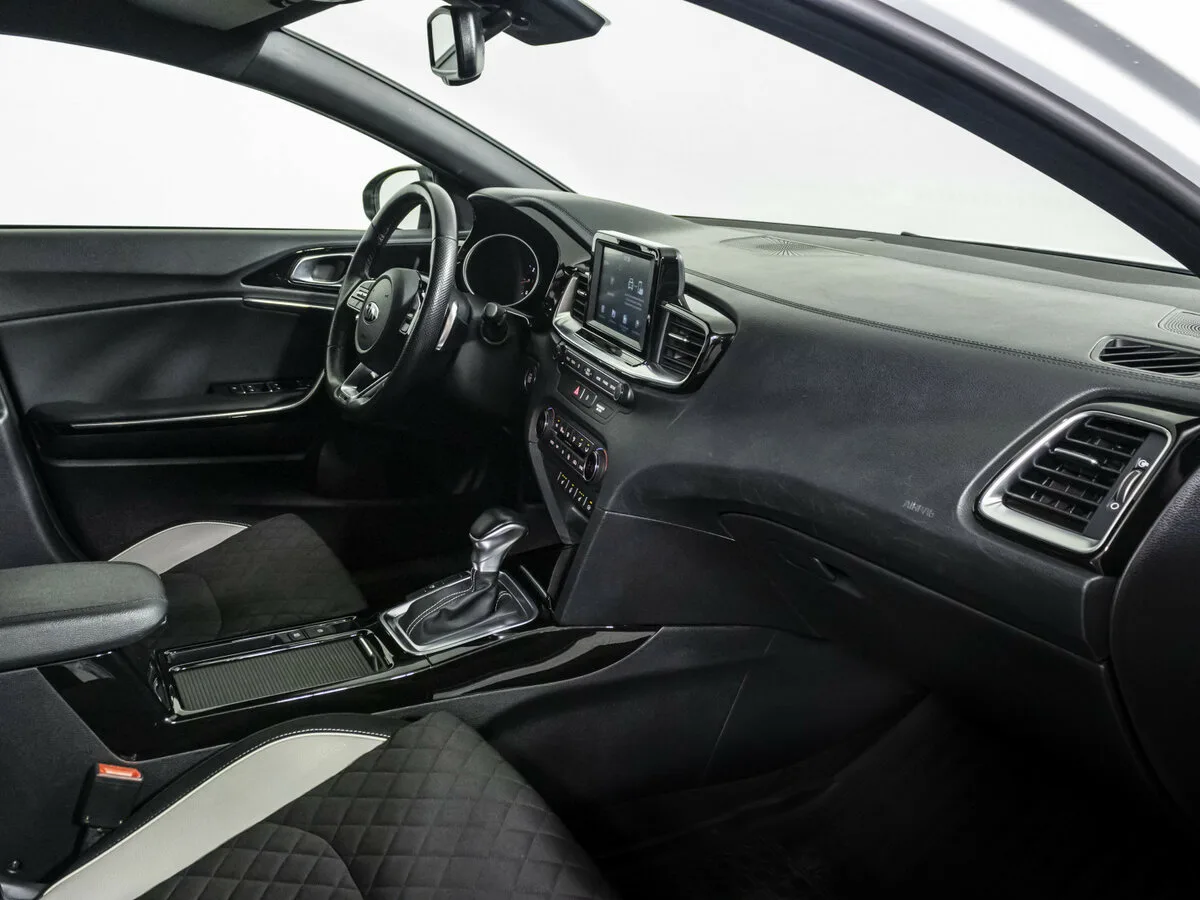 Kia Proceed