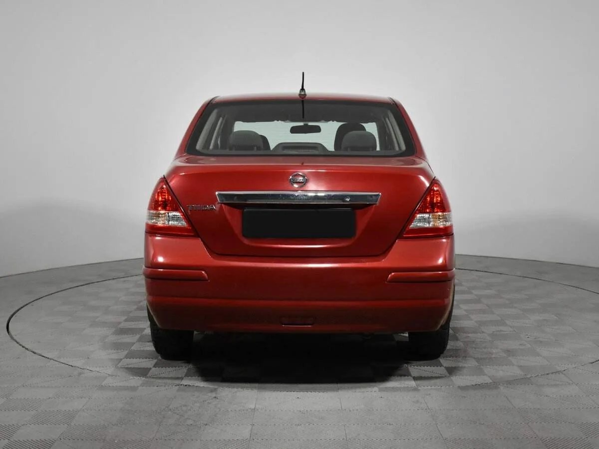 Nissan Tiida
