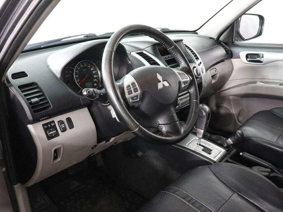 Mitsubishi Pajero Sport