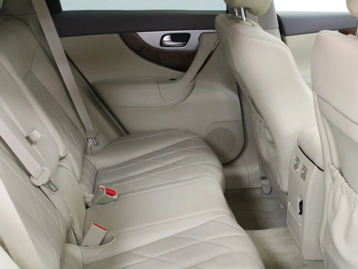 Infiniti QX70