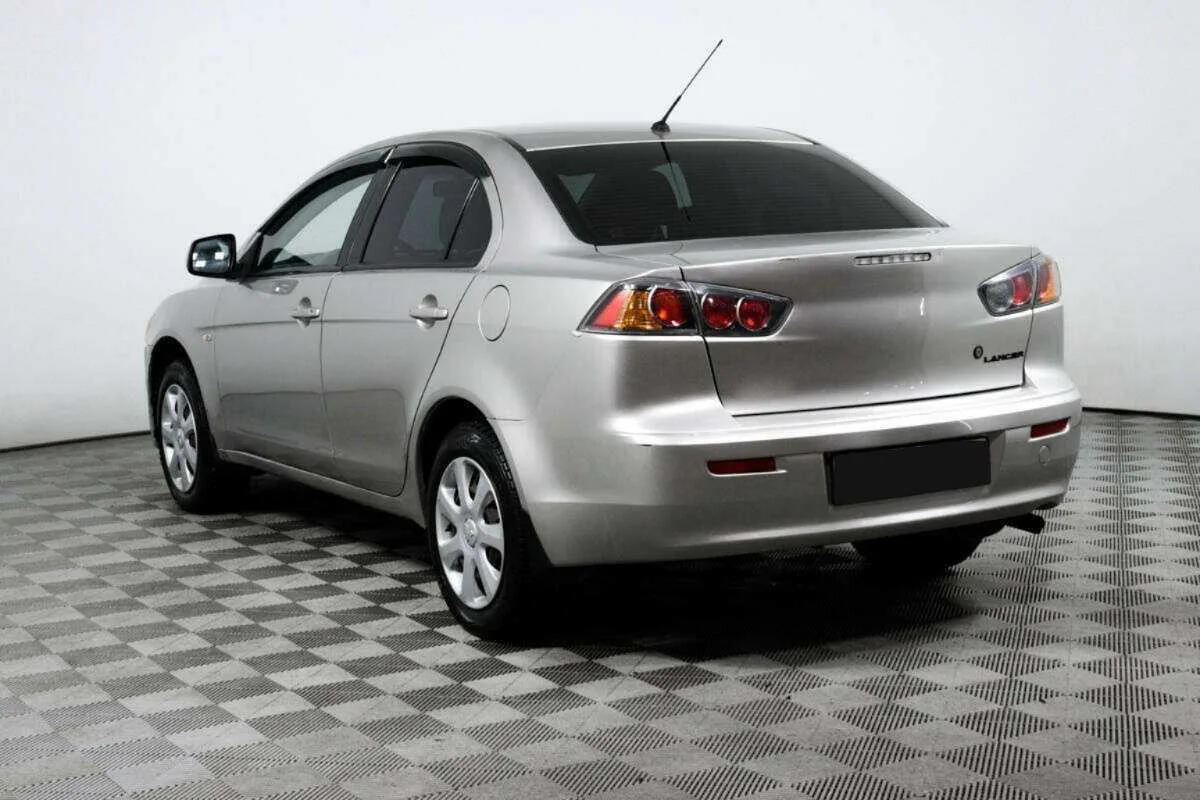 Mitsubishi Lancer