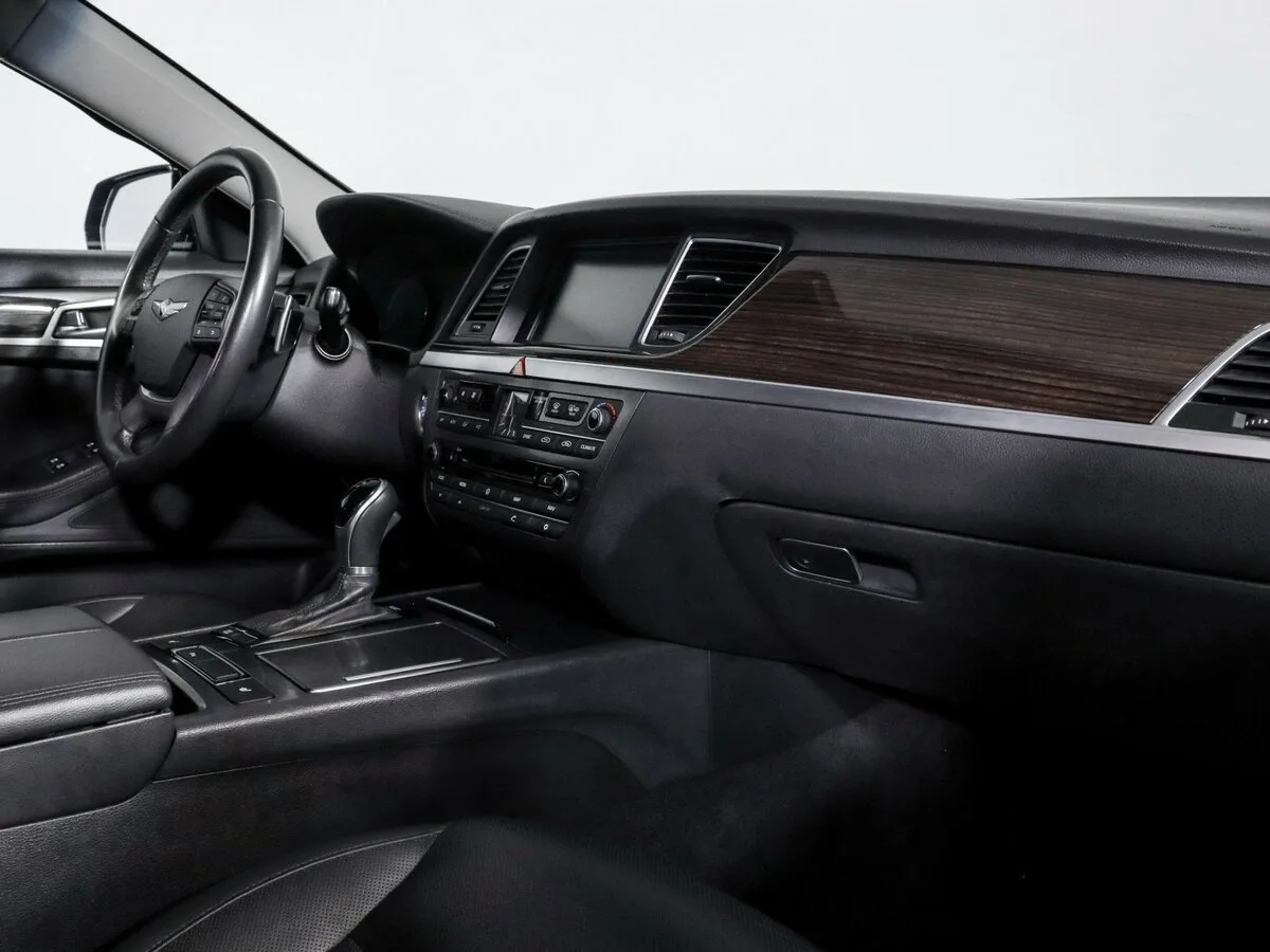 Hyundai Genesis