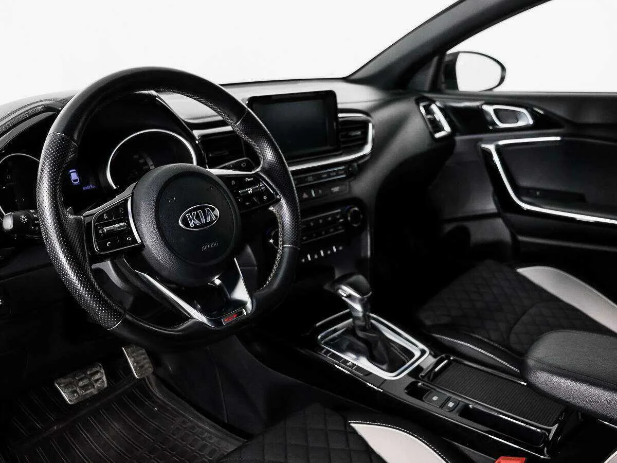 Kia Proceed
