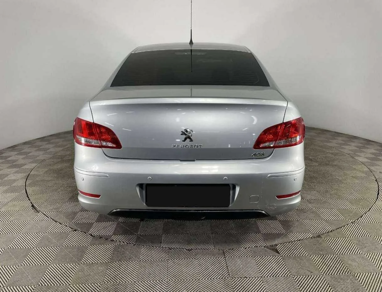 Peugeot 408