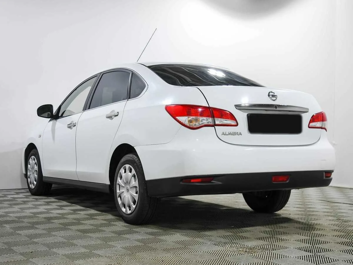 Nissan Almera