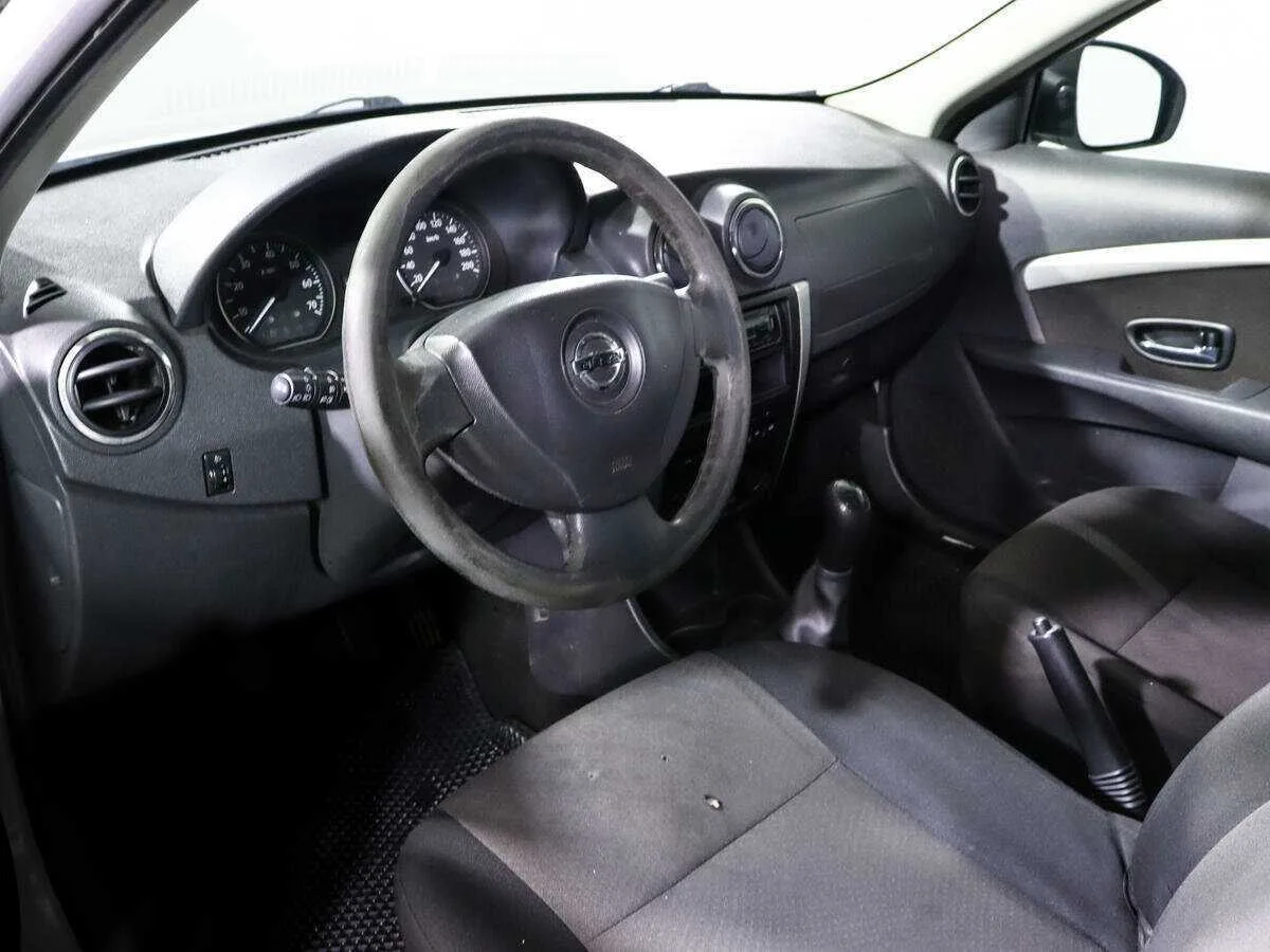 Nissan Almera